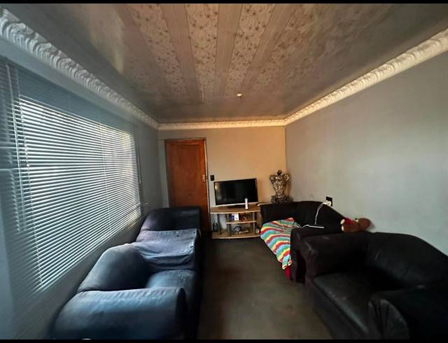 2 BEDROOM HOUSE FOR SALE IN MAMELODI EAST